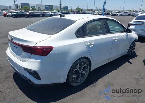 2021 Kia Forte Lxs z USA, uszkodzony, nr VIN 3KPF24AD8ME403914